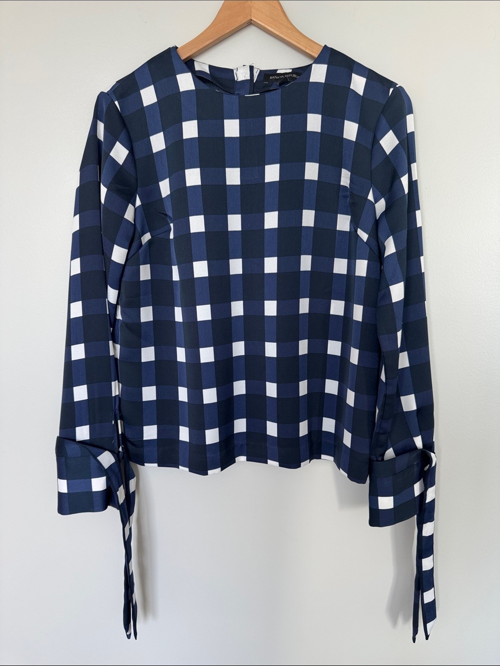 Banana Republic Navy and White Gingham Long Sleeve Blouse Size Small